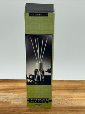 essential elements Lemongrass & Coriander Reed Diffuser - New in Box